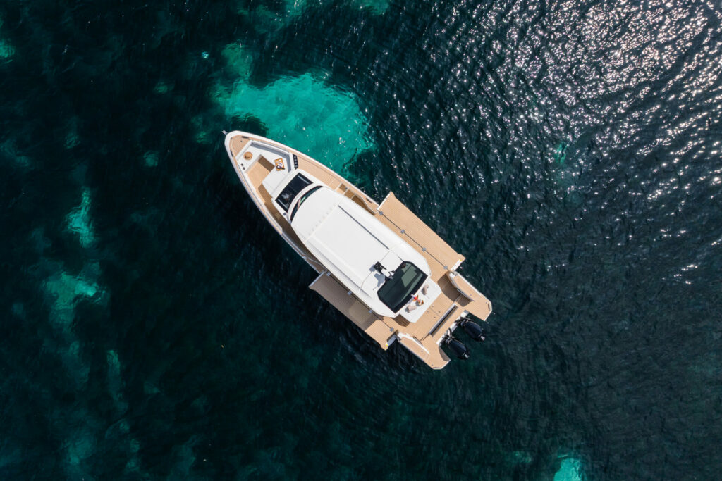 SAXDOR 400 GTS yacht charter Monaco
