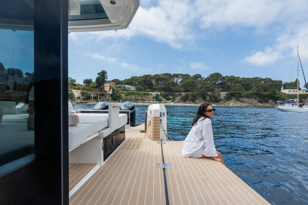 SAXDOR 400 GTS yacht charter Monaco