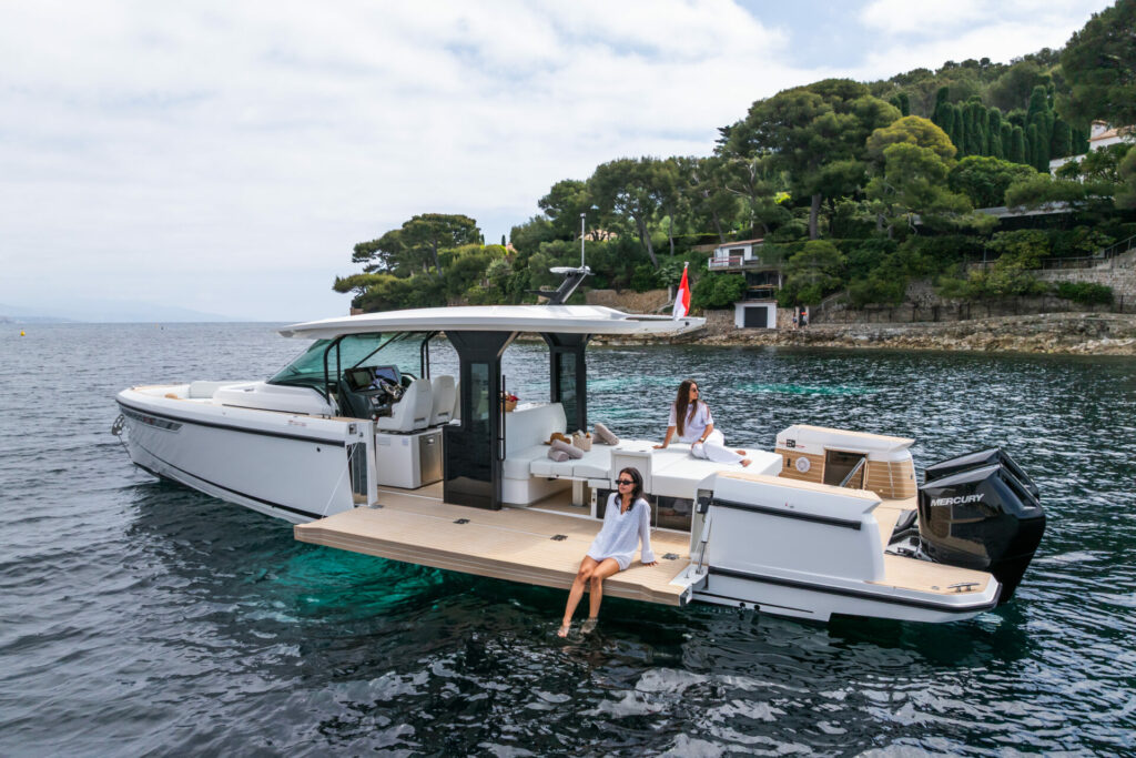 SAXDOR 400 GTS yacht charter Monaco