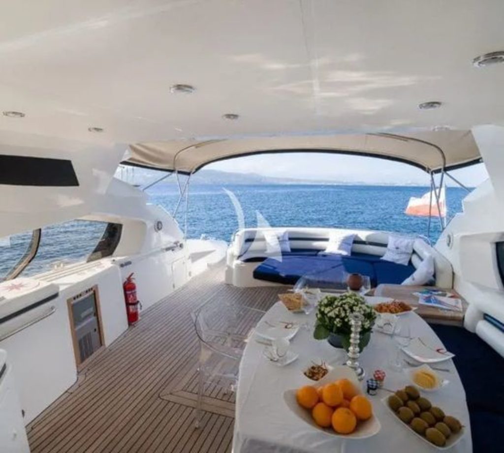 IMPERIUM-Sunseeker-Predator-68-open-saloon