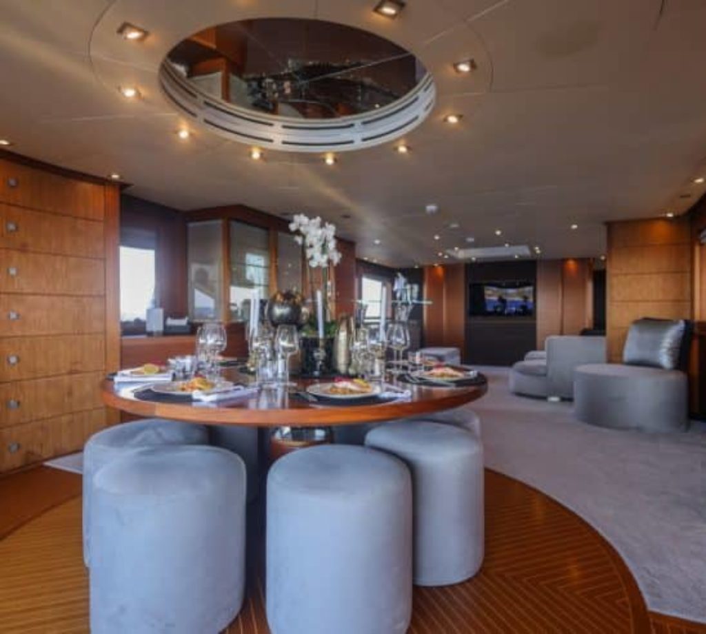 Yacht-charter-MY-MATSU_37-740x492